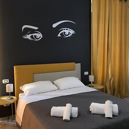 Sensation House Bed and Breakfast Rom Exteriör bild