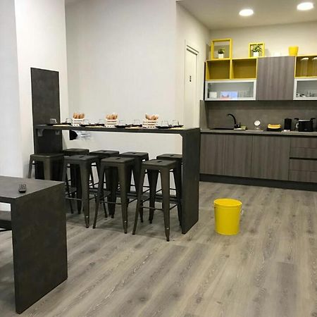 Sensation House Bed and Breakfast Rom Exteriör bild