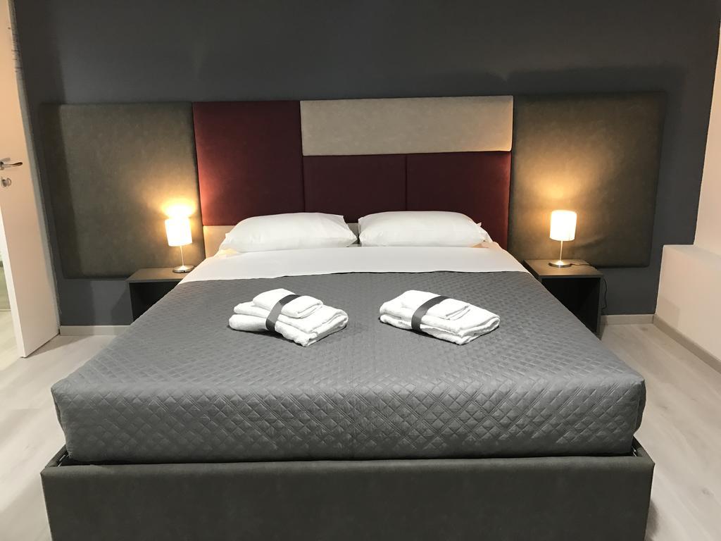 Sensation House Bed and Breakfast Rom Exteriör bild