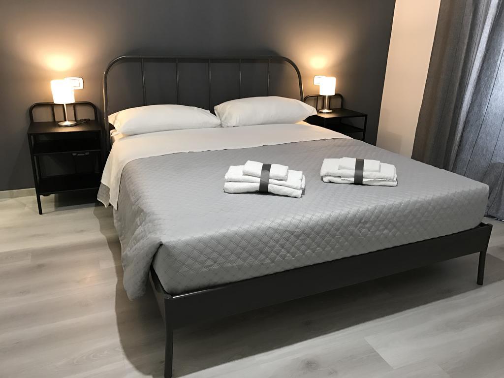 Sensation House Bed and Breakfast Rom Exteriör bild