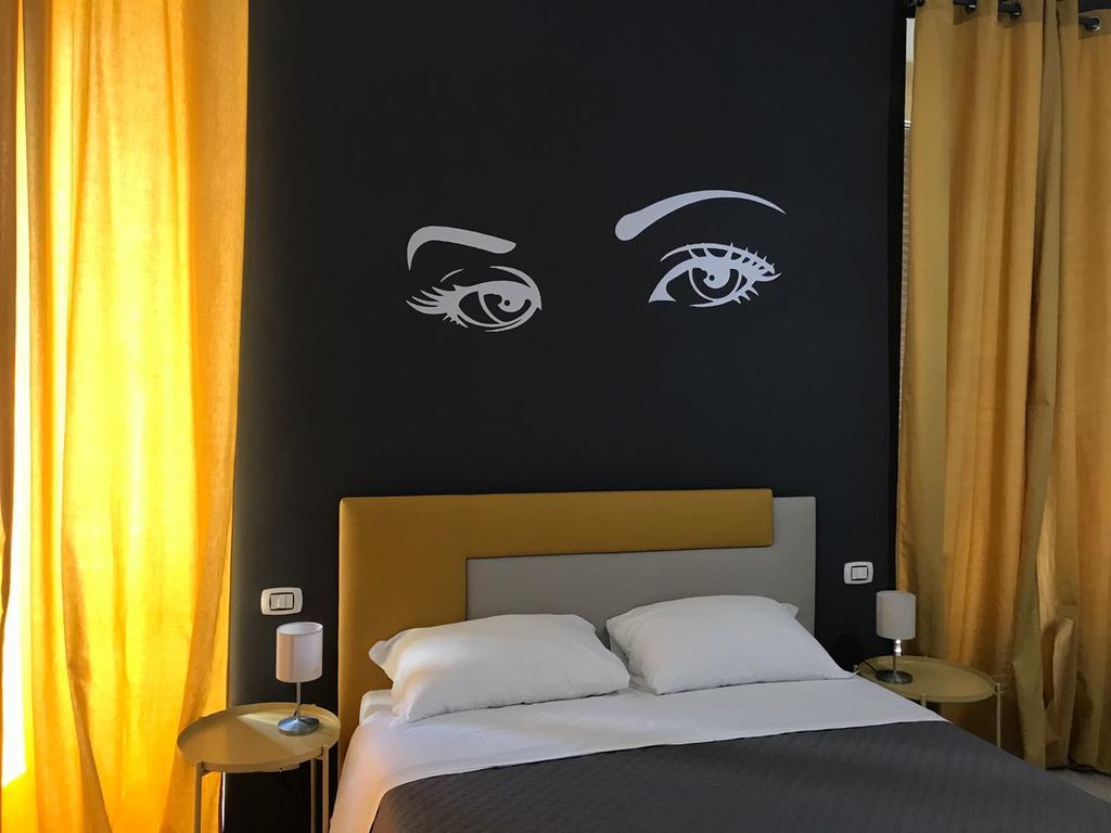 Sensation House Bed and Breakfast Rom Exteriör bild